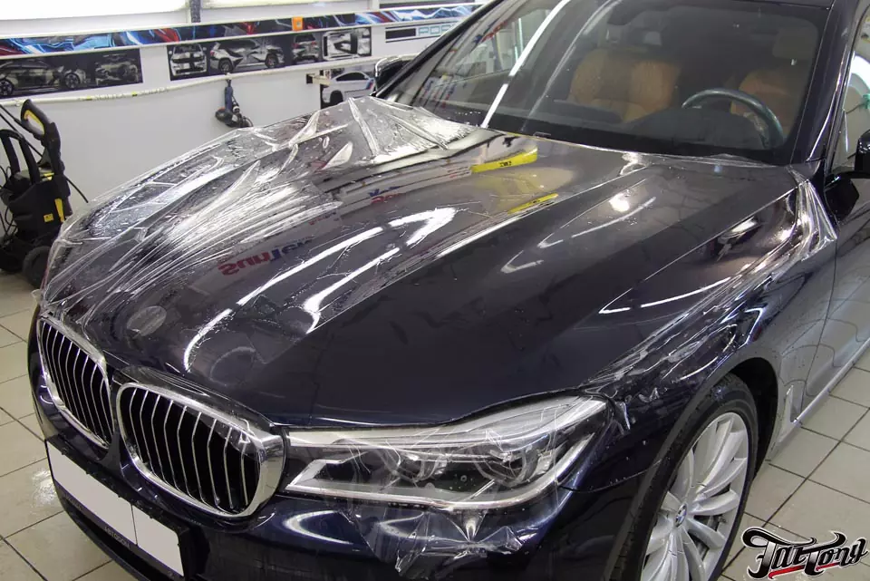BMW 7 (G12). Антигравийная защита кузова полиуретаном Suntek PPF.